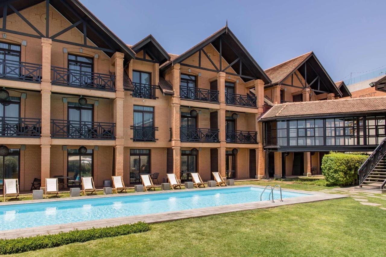 Radisson Hotel Tamboho Waterfront Antananarivo Ngoại thất bức ảnh