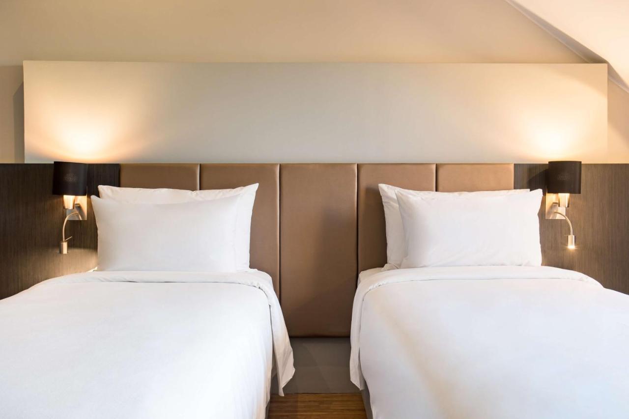 Radisson Hotel Tamboho Waterfront Antananarivo Ngoại thất bức ảnh