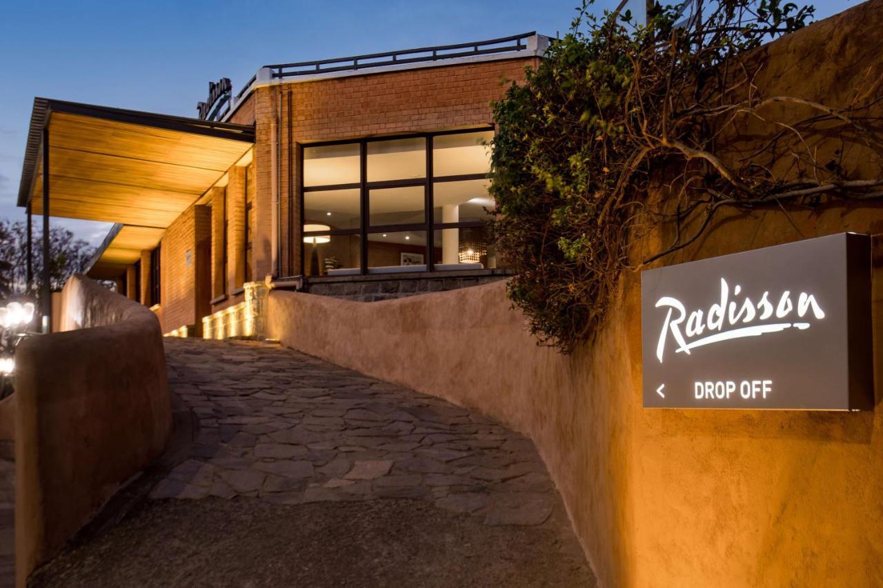 Radisson Hotel Tamboho Waterfront Antananarivo Ngoại thất bức ảnh