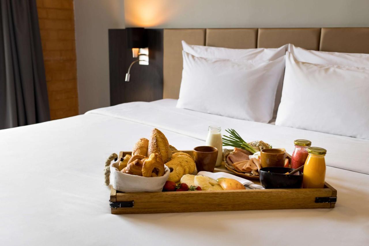 Radisson Hotel Tamboho Waterfront Antananarivo Ngoại thất bức ảnh