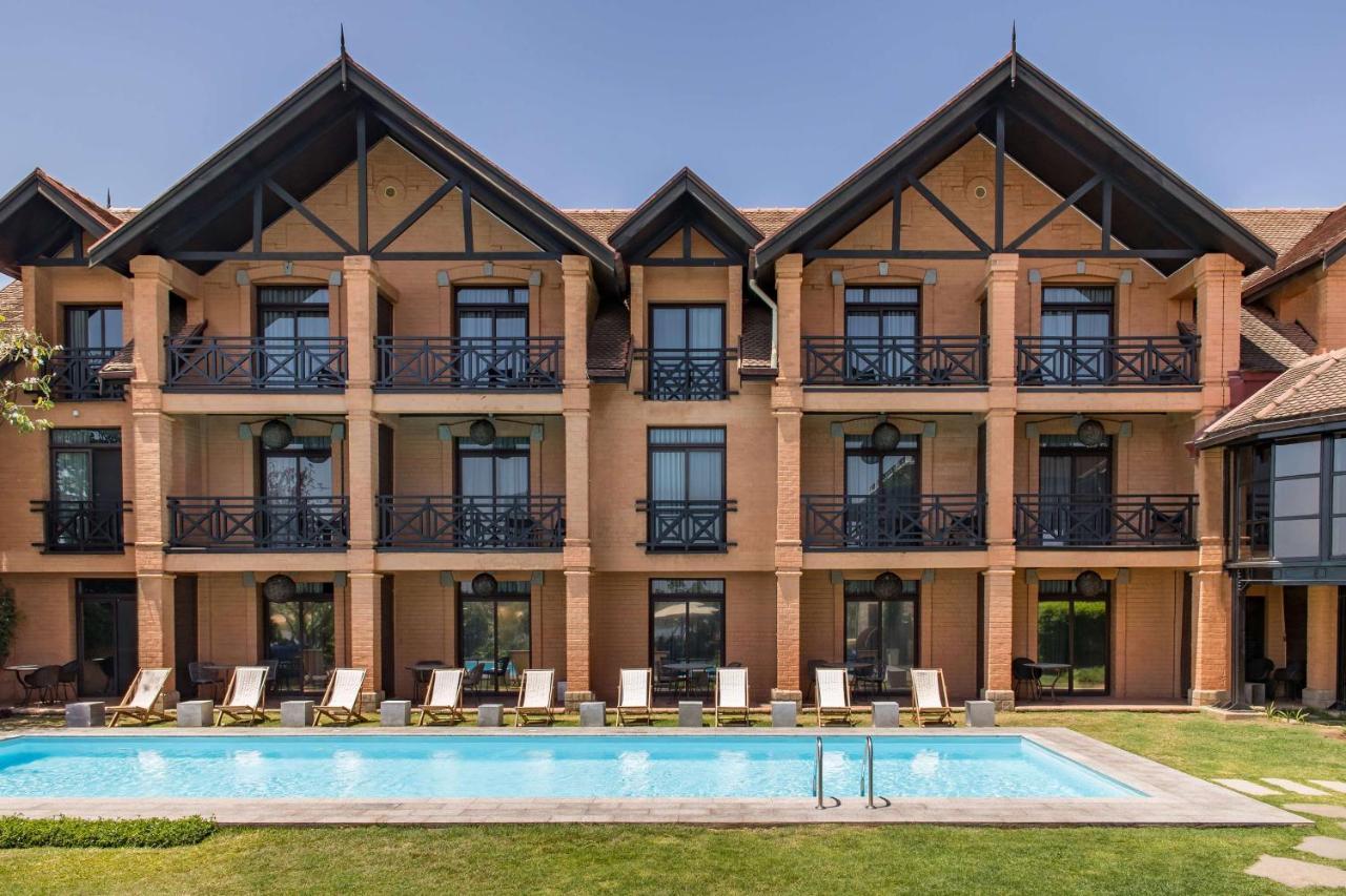 Radisson Hotel Tamboho Waterfront Antananarivo Ngoại thất bức ảnh