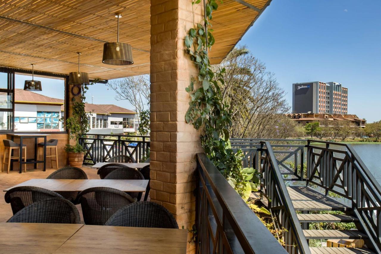 Radisson Hotel Tamboho Waterfront Antananarivo Ngoại thất bức ảnh