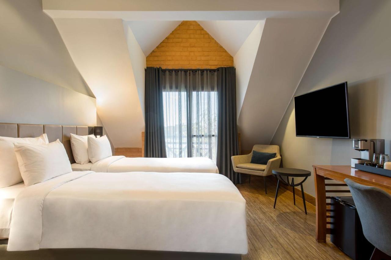Radisson Hotel Tamboho Waterfront Antananarivo Ngoại thất bức ảnh