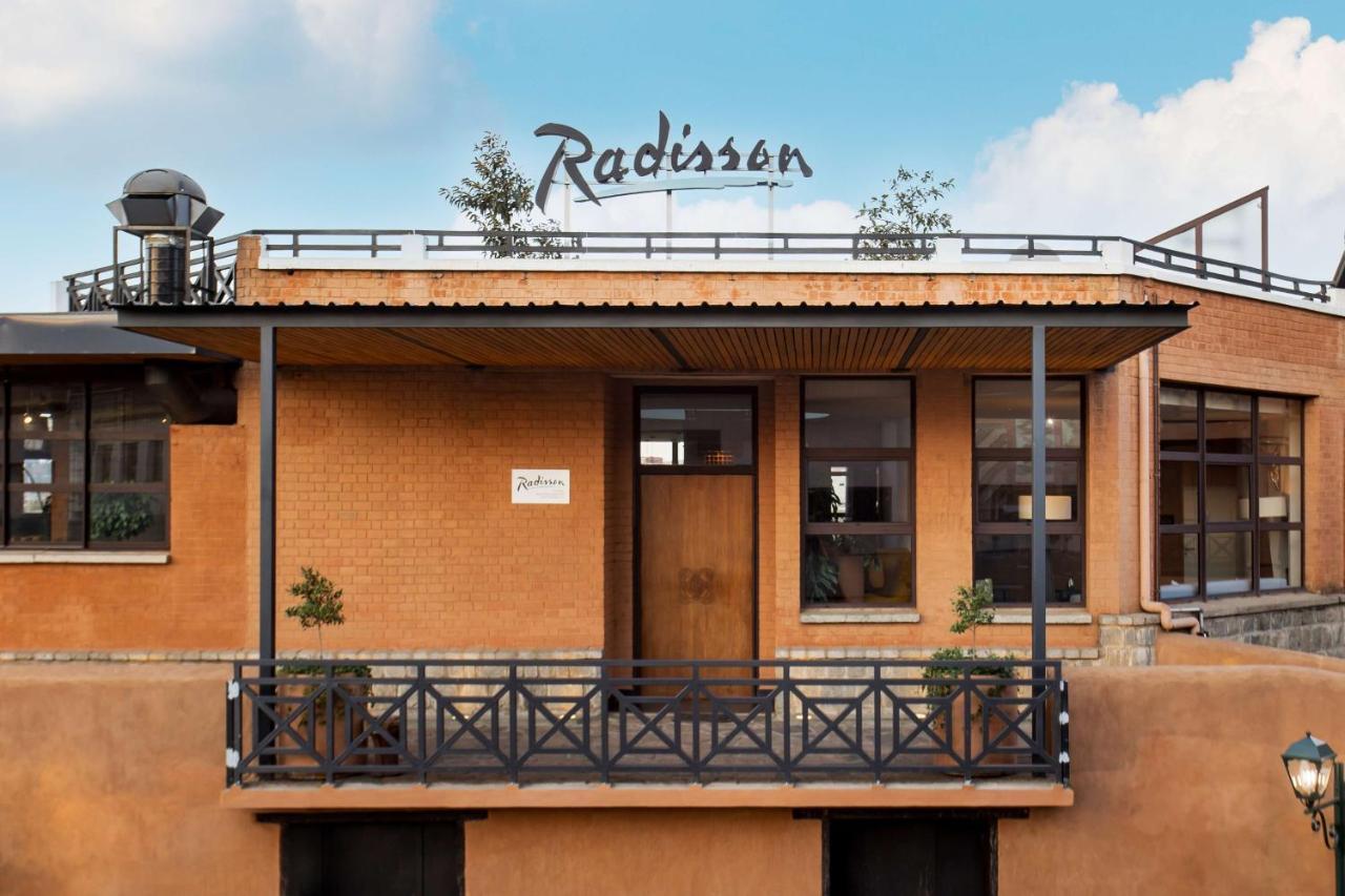 Radisson Hotel Tamboho Waterfront Antananarivo Ngoại thất bức ảnh