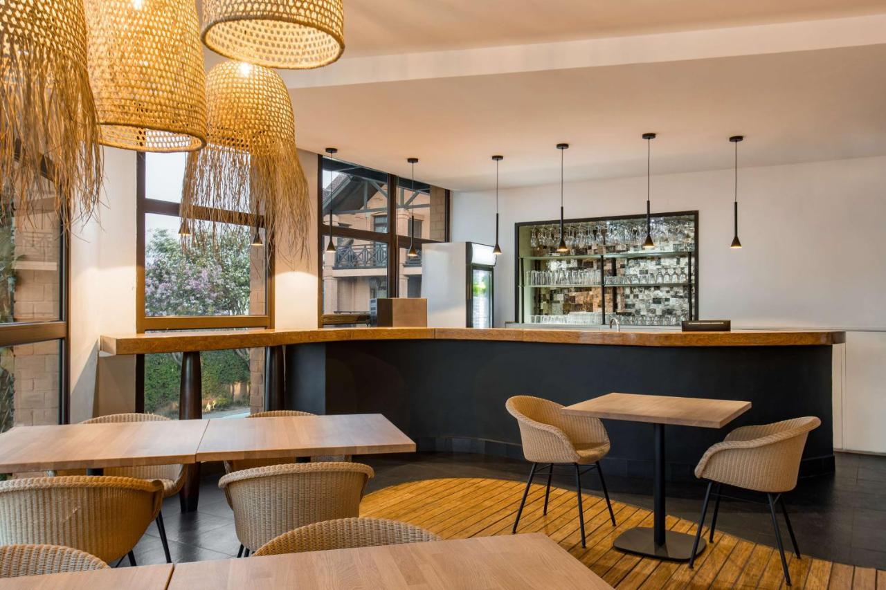 Radisson Hotel Tamboho Waterfront Antananarivo Ngoại thất bức ảnh