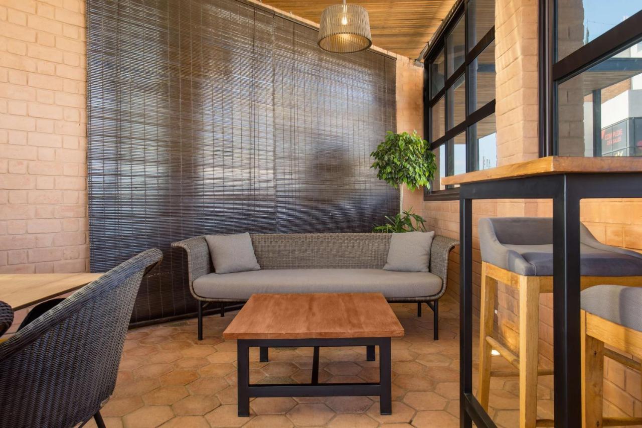 Radisson Hotel Tamboho Waterfront Antananarivo Ngoại thất bức ảnh