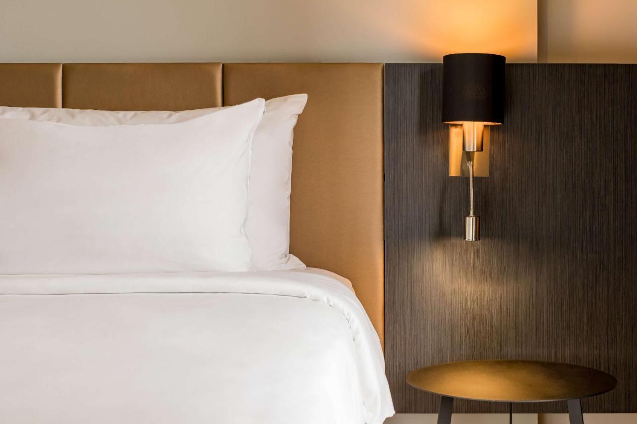 Radisson Hotel Tamboho Waterfront Antananarivo Ngoại thất bức ảnh