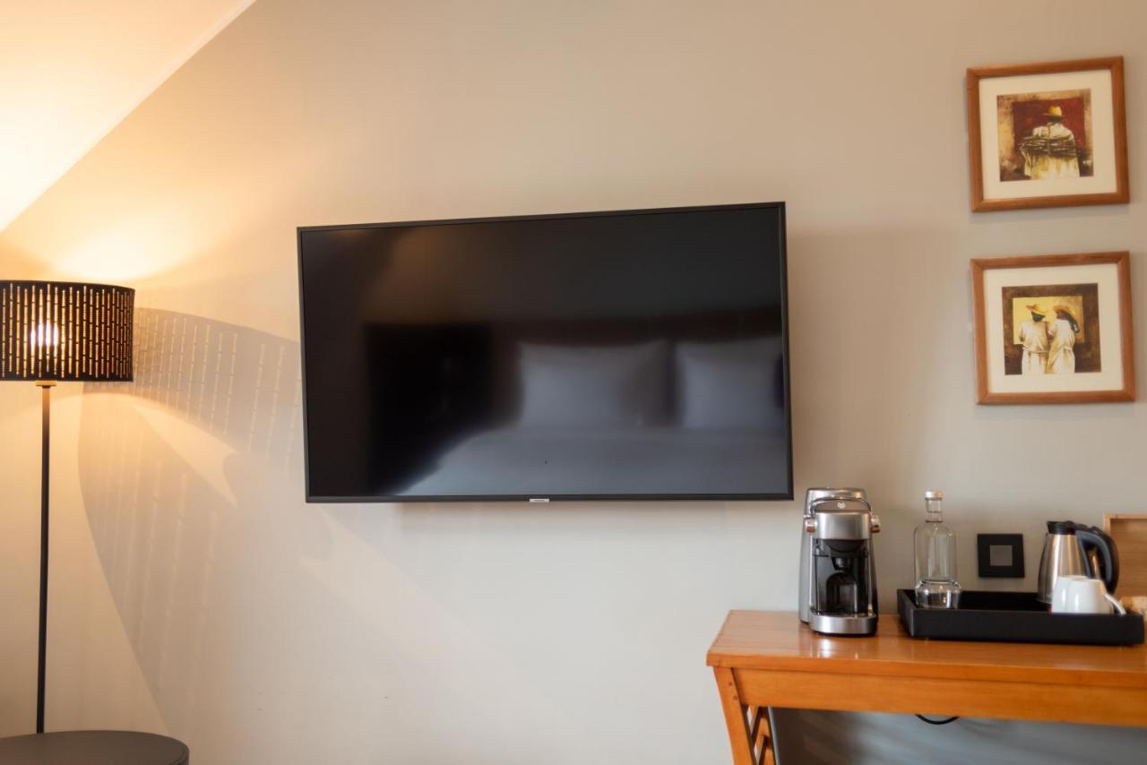 Radisson Hotel Tamboho Waterfront Antananarivo Ngoại thất bức ảnh