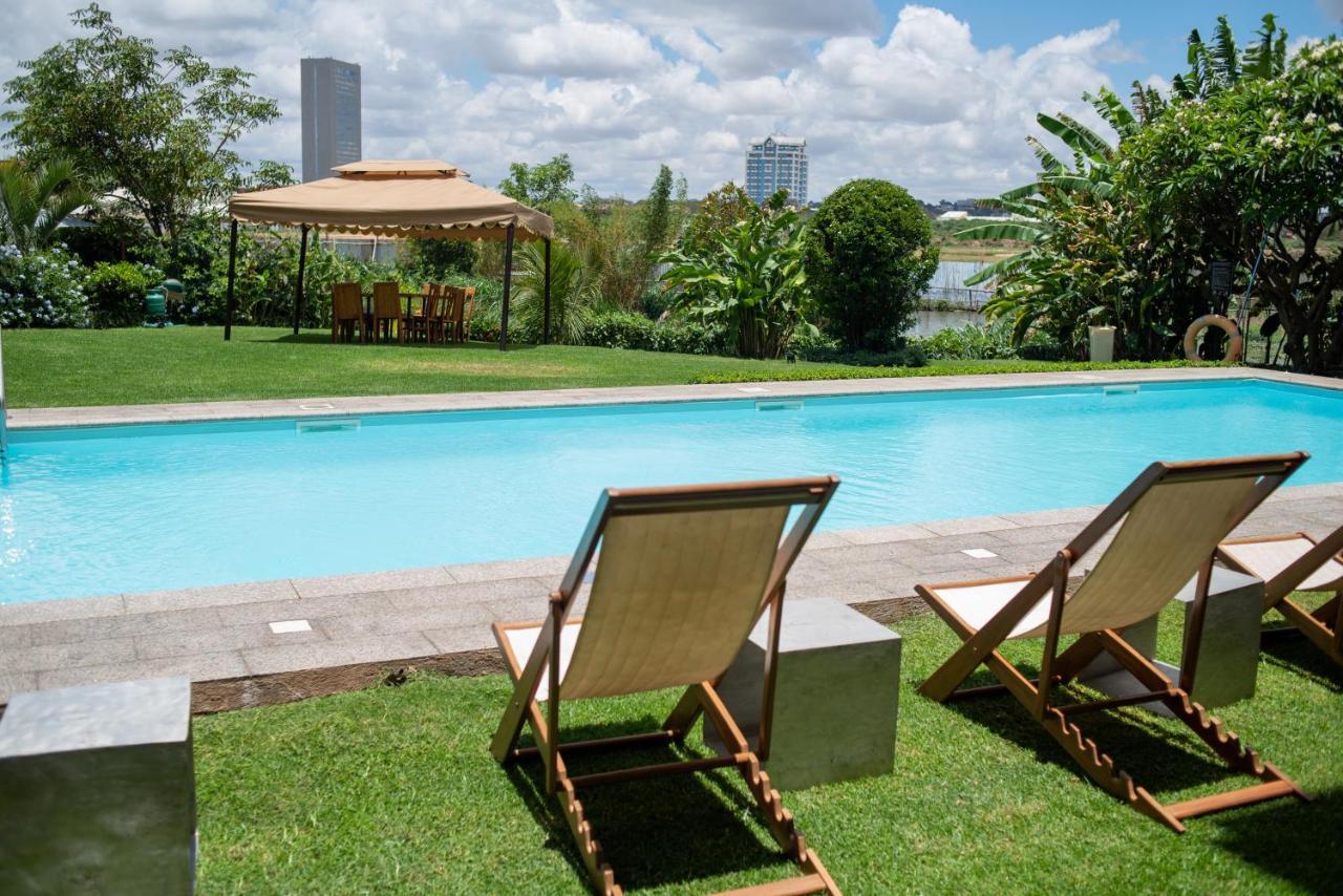 Radisson Hotel Tamboho Waterfront Antananarivo Ngoại thất bức ảnh
