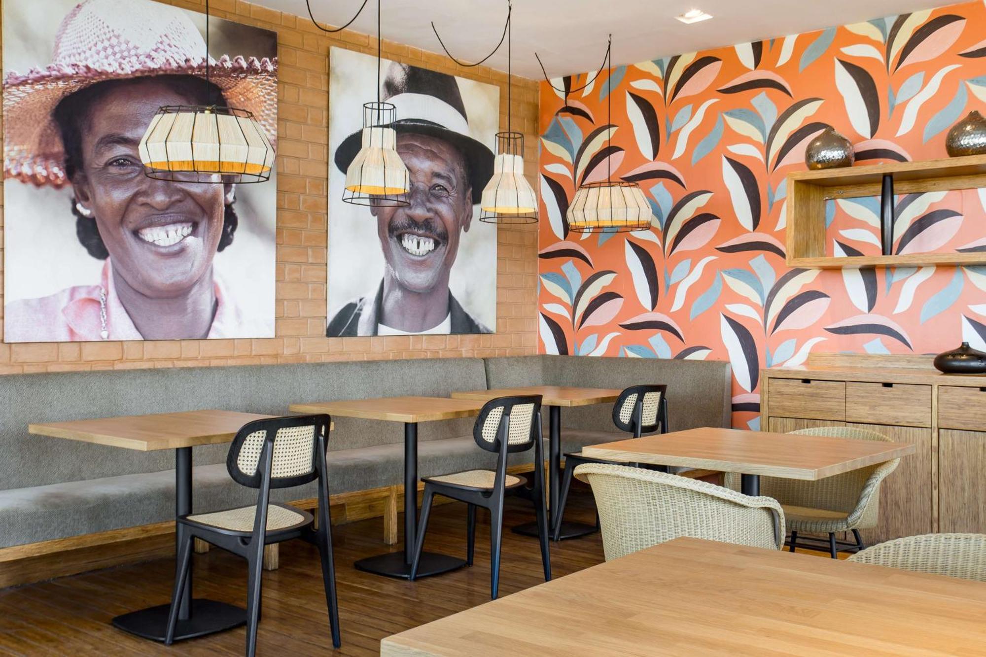 Radisson Hotel Tamboho Waterfront Antananarivo Ngoại thất bức ảnh